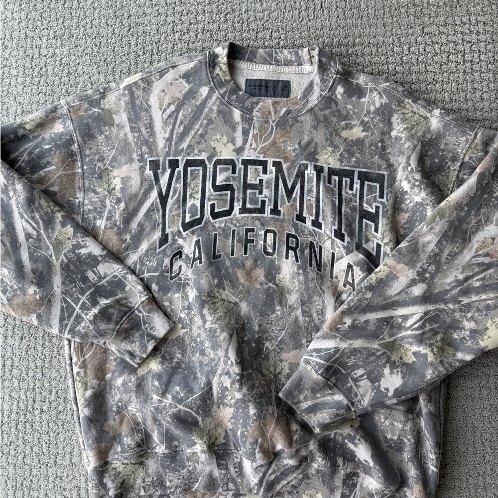 Abercrombie & Fitch Camouflage Crewneck Sweatshirt